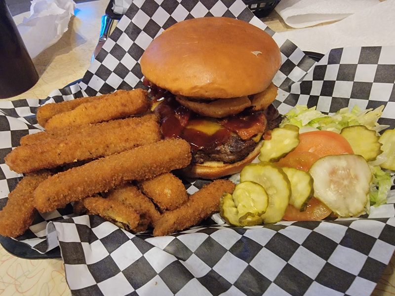 Tiny's Family Restaurant food